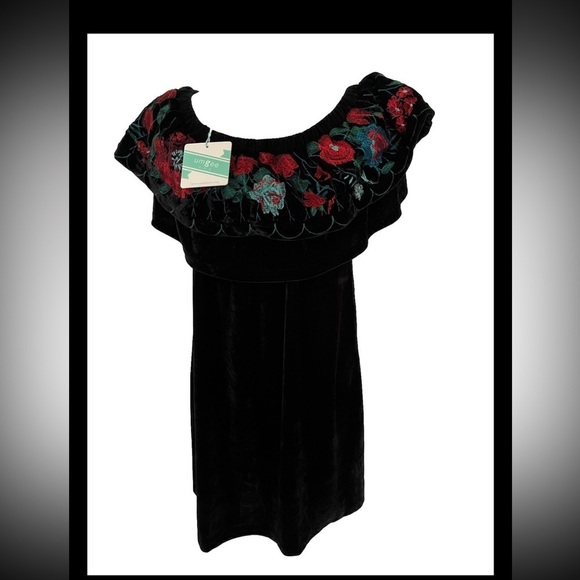 Umgee USA Off Shoulder Black Velvet With Embroidered Detail S NWT - Picture 6 of 7